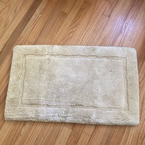 Organic Cotton Bath Mat w Memory Foam 24 by 31. Brand New ( Garnet Hill)